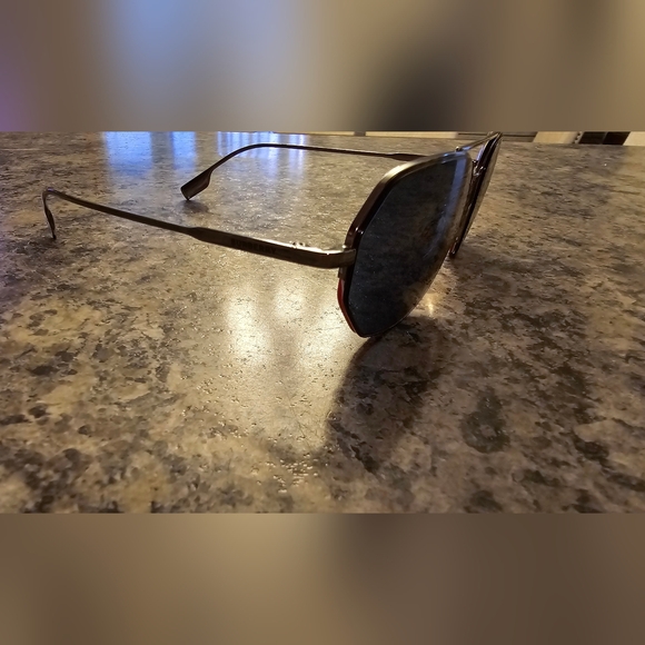 Burberry Sunglasses ***AUTHENTIC*** Great/Perfect Condition - Picture 11 of 11
